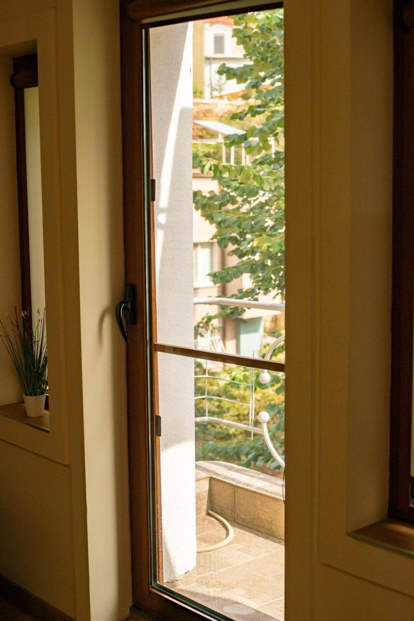2-Bedroom Flat - Sunny Balcony Plovdiv Exterior foto